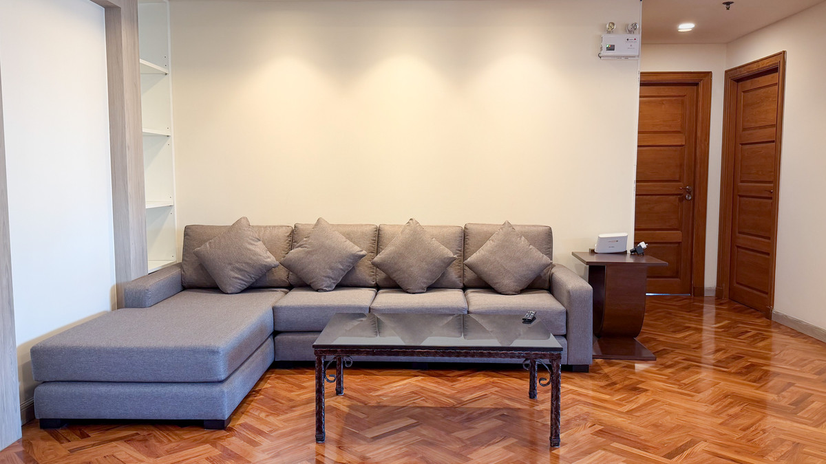 For RentNana, North Nana,Sukhumvit13, Soi Nana : Spacious 3-Bedroom 220 Sq.m. for Rent | B.T. Residence Sukhumvit 8 Please call: 062-496-6454