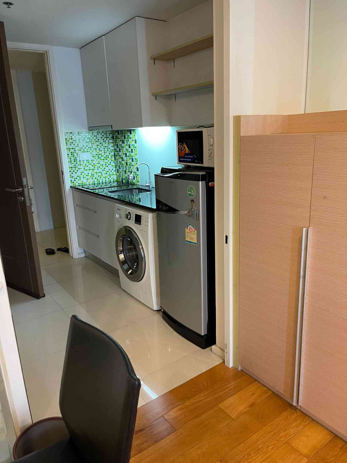 For SaleCondoNana, North Nana,Sukhumvit13, Soi Nana : 15 Sukhumvit Residences / Studio (SALE WITH TENANT), 15 Sukhumvit Residences / Studio (Sale with Tenant) BJ009