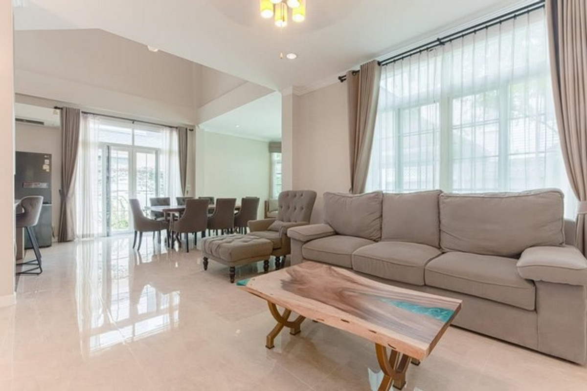 For RentHouseBangna, Bearing, Lasalle : HR3250 new house for rent Classic Victorian style - Fantasia Villa 4 (Bangna-Srinakarin), luxuriously decorated, ready to move in.