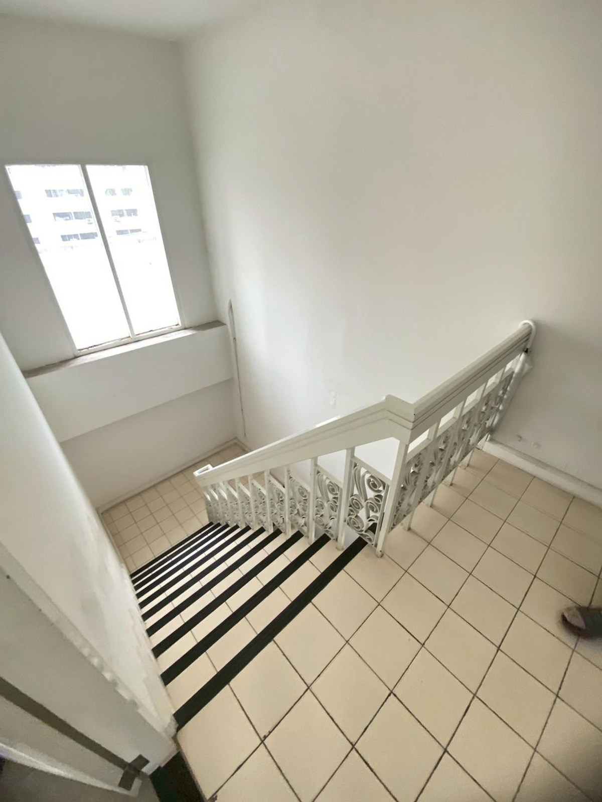 For RentShowroomRatchathewi,Phayathai : Rare Item Showroom For rent: Car showroom for rent. Ready to move in. Showroom ready for rent in the heart of Phaya Thai city #rare location