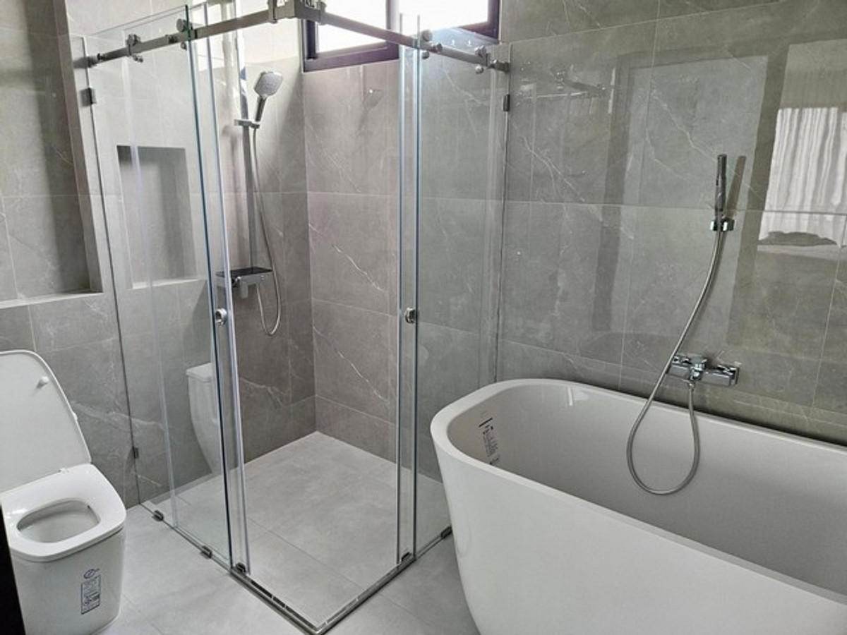 For RentTownhomePattanakan, Srinakarin : HR3247Luxury Townhome For Rent – ​​Nirvana Define Krungthep Kreetha, corner unit (Corner Unit), wide area, fully furnished, ready to move in.