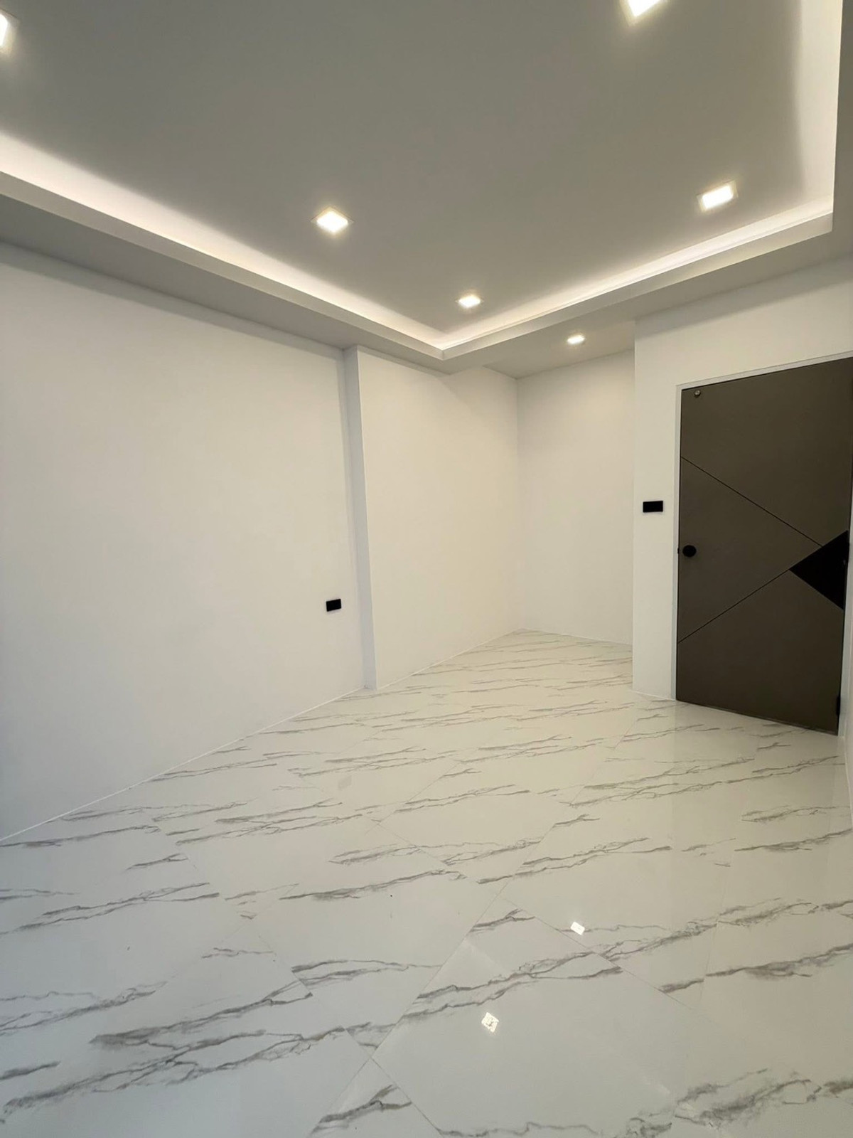 For SaleTownhomePattaya, Bangsaen, Chonburi : Townhome Thapya / 4 Bedrooms (For Sale), Townhome Thapya / 4 Bedrooms (FOR SALE) AM031