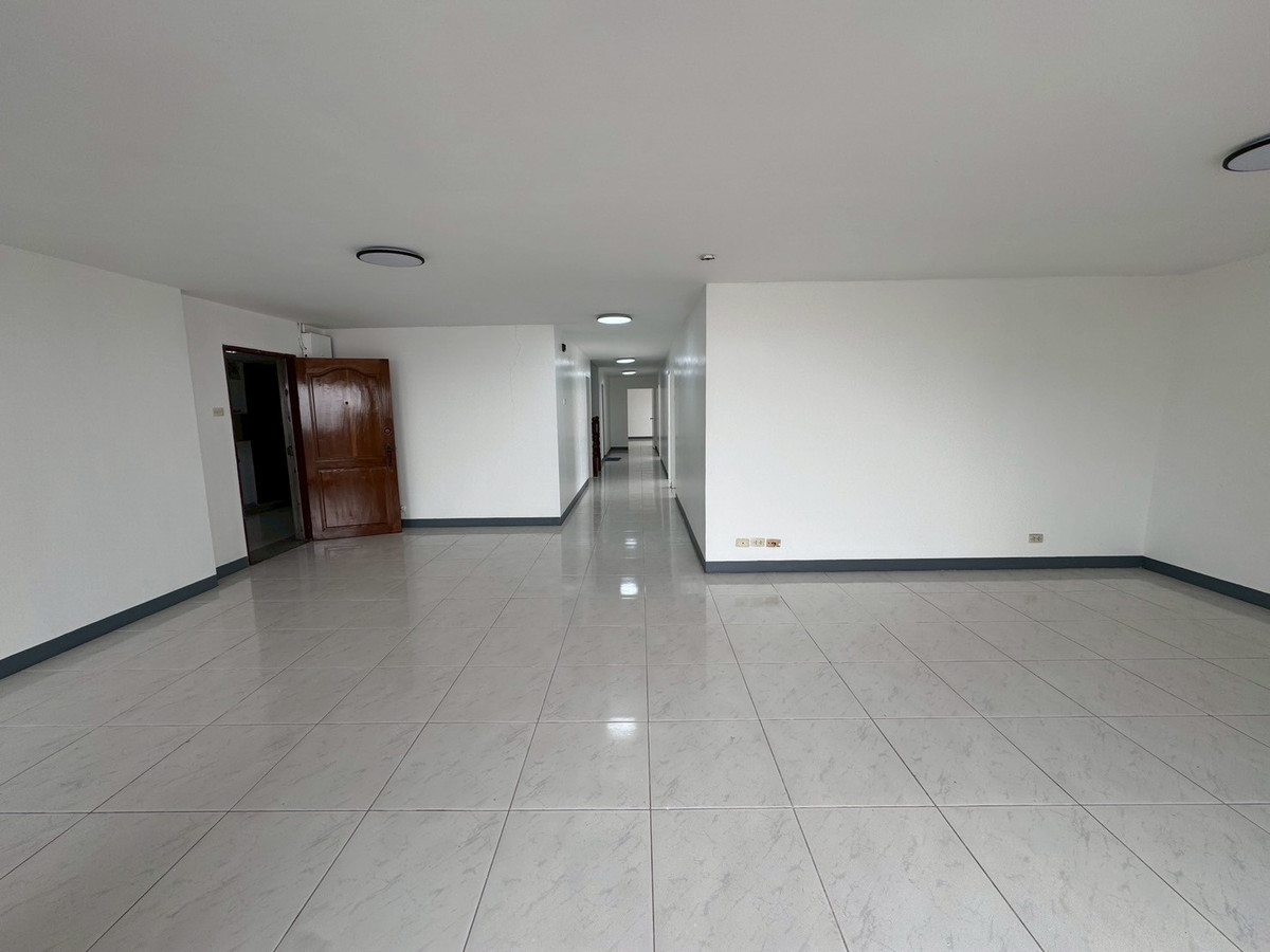 ขายคอนโดรัชดา ห้วยขวาง : ขายคอนโดศรีวรา แมนชั่น 1 ชั้น 22–23 ทำแลดี เดินทางสะดวก ใกล้MRT ศูนย์วัฒนธรรมแห่งประเทศไทย