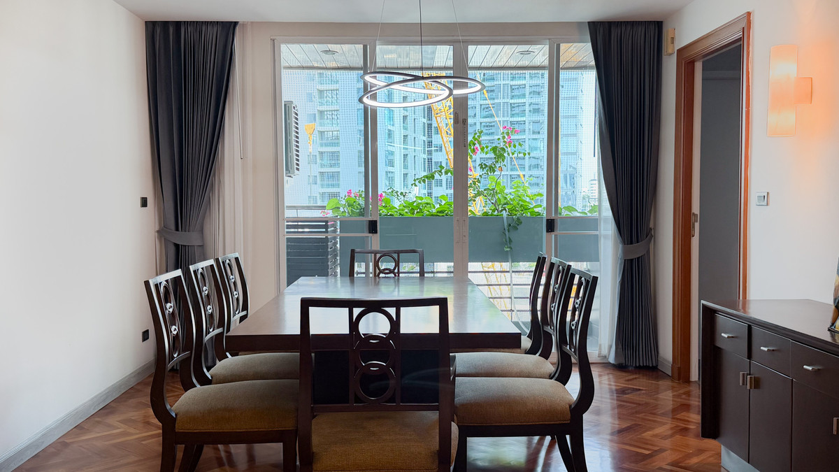 For RentNana, North Nana,Sukhumvit13, Soi Nana : Spacious 3-Bedroom 220 Sq.m. for Rent | B.T. Residence Sukhumvit 8 Please call: 062-496-6454