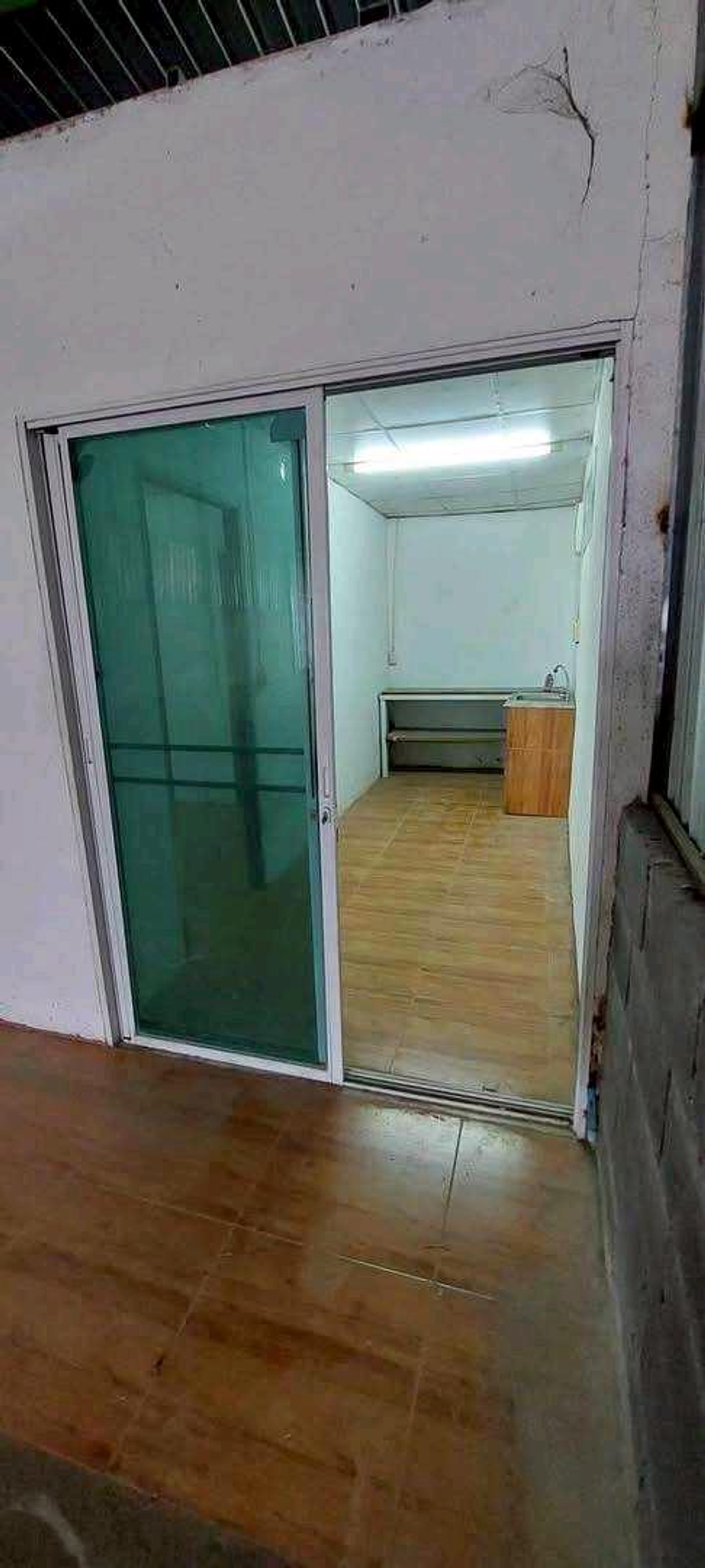 ให้เช่าโกดังพระราม 2 บางขุนเทียน : ให้เช่าโกดัง พื้นที่ใช้สอย 200ตร.ม. ทำเลอนามัยงามเจริญ พระราม2 ใกล้เซนทรัลพระราม2 