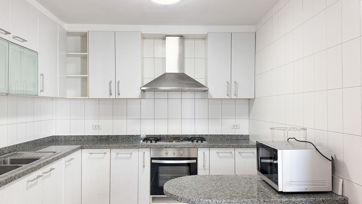 For RentSukhumvit, Asoke, Thonglor : 29th Floor 3-Bedroom 250 Sq.m. at The Grand Sethiwan Sukhumvit 24 Please call: 062-496-6454