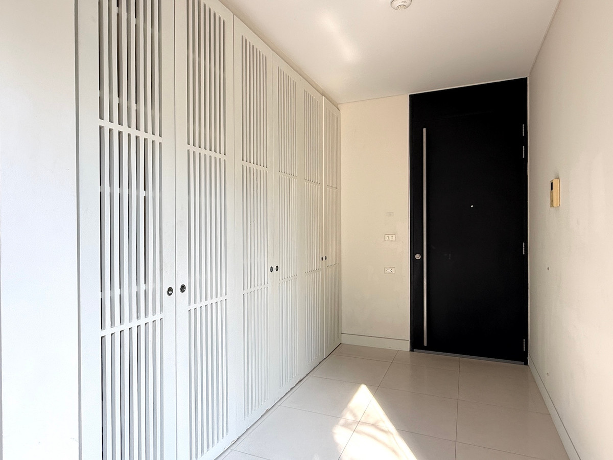 ให้เช่าคอนโดสุขุมวิท อโศก ทองหล่อ : คอนโด 3 ห้องนอน ขนาดกว้างขวาง ใจกลางอโศก บรรยากาศสไตล์รีสอร์ท