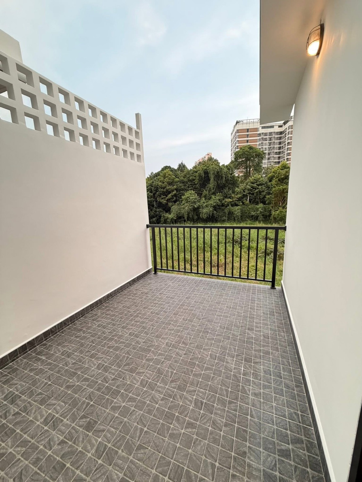 For SaleTownhomePattaya, Bangsaen, Chonburi : Townhome Thapya / 4 Bedrooms (For Sale), Townhome Thapya / 4 Bedrooms (FOR SALE) AM031