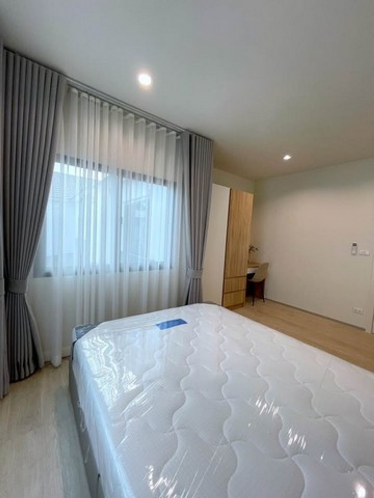 ให้เช่าบ้านสมุทรปราการ สำโรง : HR3246ให้เช่าบ้านเดี่ยวหรู หลังมุม ติดถนนหลัก – โครงการ พิมนารา ศรีนครินทร์-บางนา บ้านใหม่ เฟอร์ครบ พร้อมเข้าอยู่