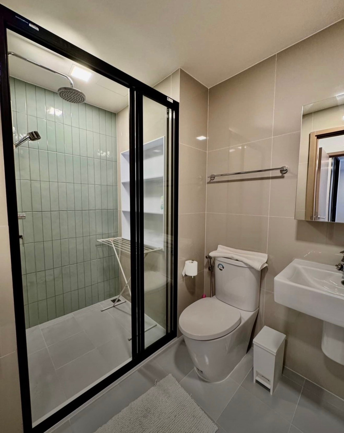 For RentCondoWongwianyai, Charoennakor : For Rent 📍 FLO by Sansiri 📍 2 Bedrooms, 2 Bathrooms, Fully Furnished and Equipped with Appliances, Near BTS Khlong San.