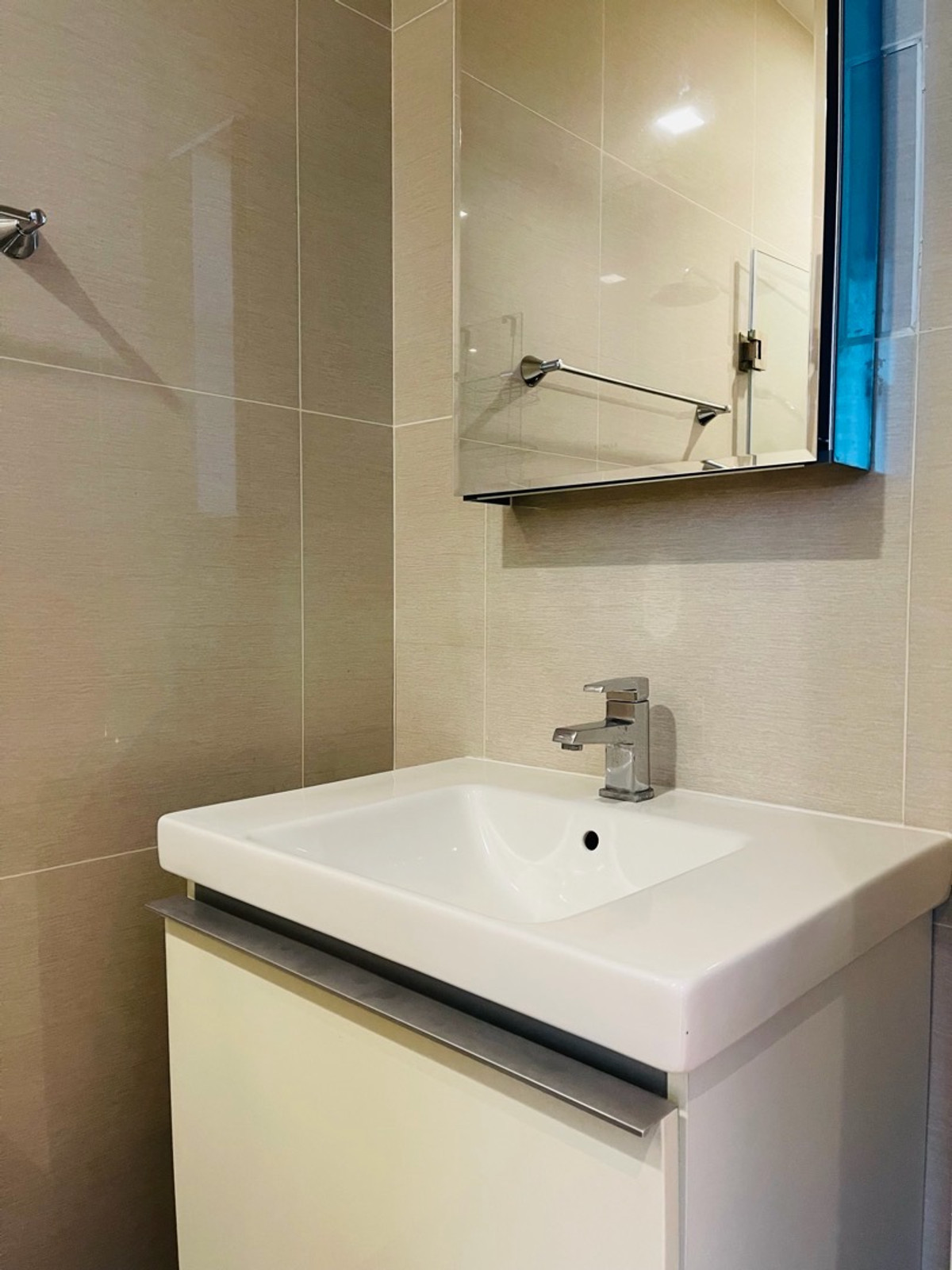 For RentCondoSukhumvit, Asoke, Thonglor : PFD-08041 For rent Park 24 (Origin Phrom Phong) Studio 29 sq m. Tower 3, 12th floor, near BTS Phrom Phong.