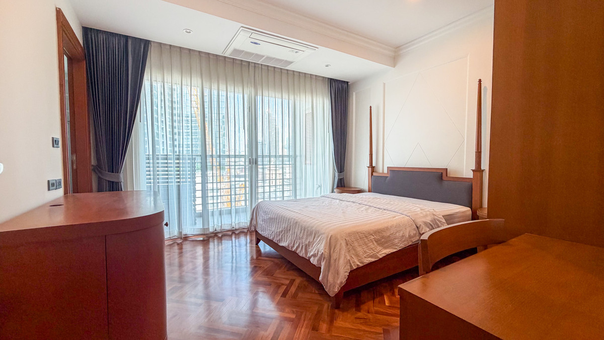 For RentNana, North Nana,Sukhumvit13, Soi Nana : Spacious 3-Bedroom 220 Sq.m. for Rent | B.T. Residence Sukhumvit 8 Please call: 062-496-6454