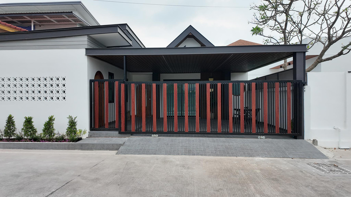 For SaleHousePattaya, Bangsaen, Chonburi : Detached House Phop Suk 2 / 3 Bedrooms (FOR SALE) BEWN087