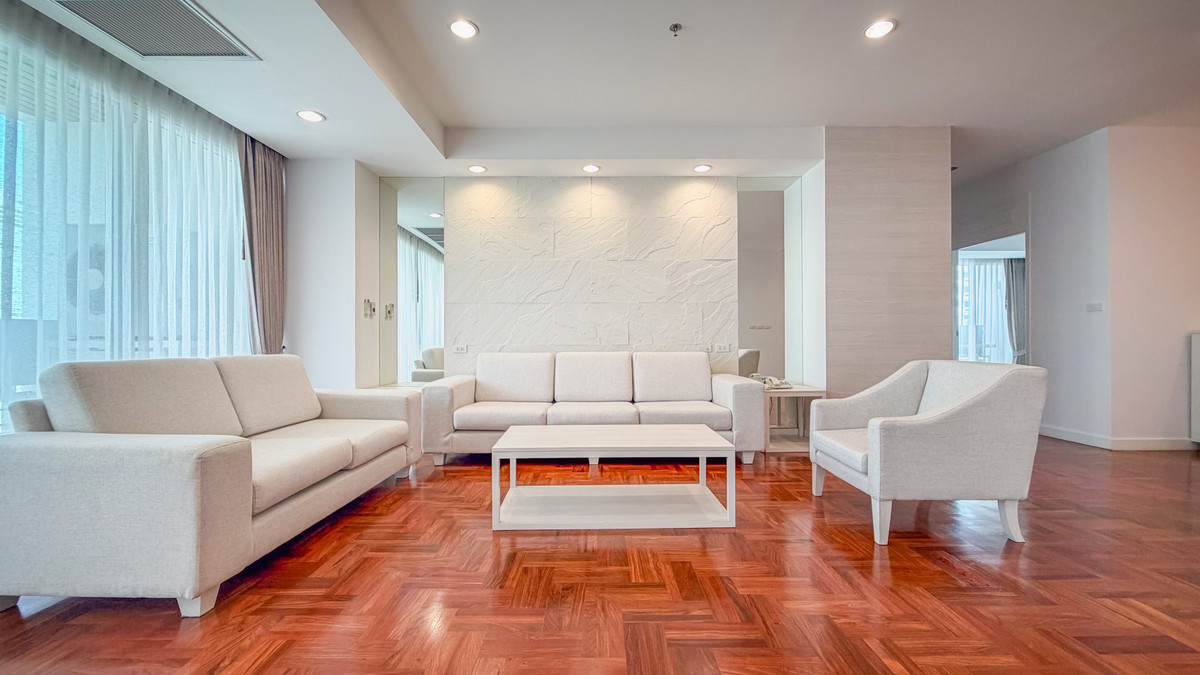 ให้เช่าสุขุมวิท อโศก ทองหล่อ : 4 ห้องนอน ขนาดใหญ่ 250 ตร.ม. ชั้นสูง @ The Grand Sethiwan Sukhumvit 24 Please call: 062-496-6454