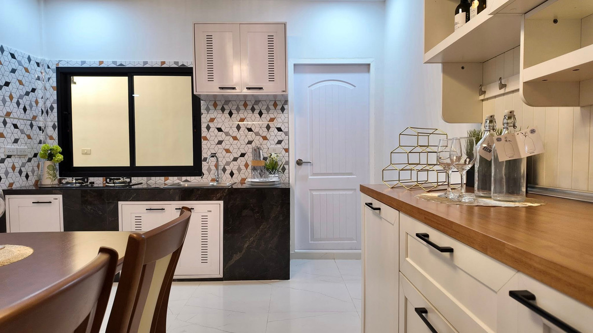 For SaleHousePattaya, Bangsaen, Chonburi : Detached House Phop Suk 2 / 3 Bedrooms (FOR SALE) BEWN087