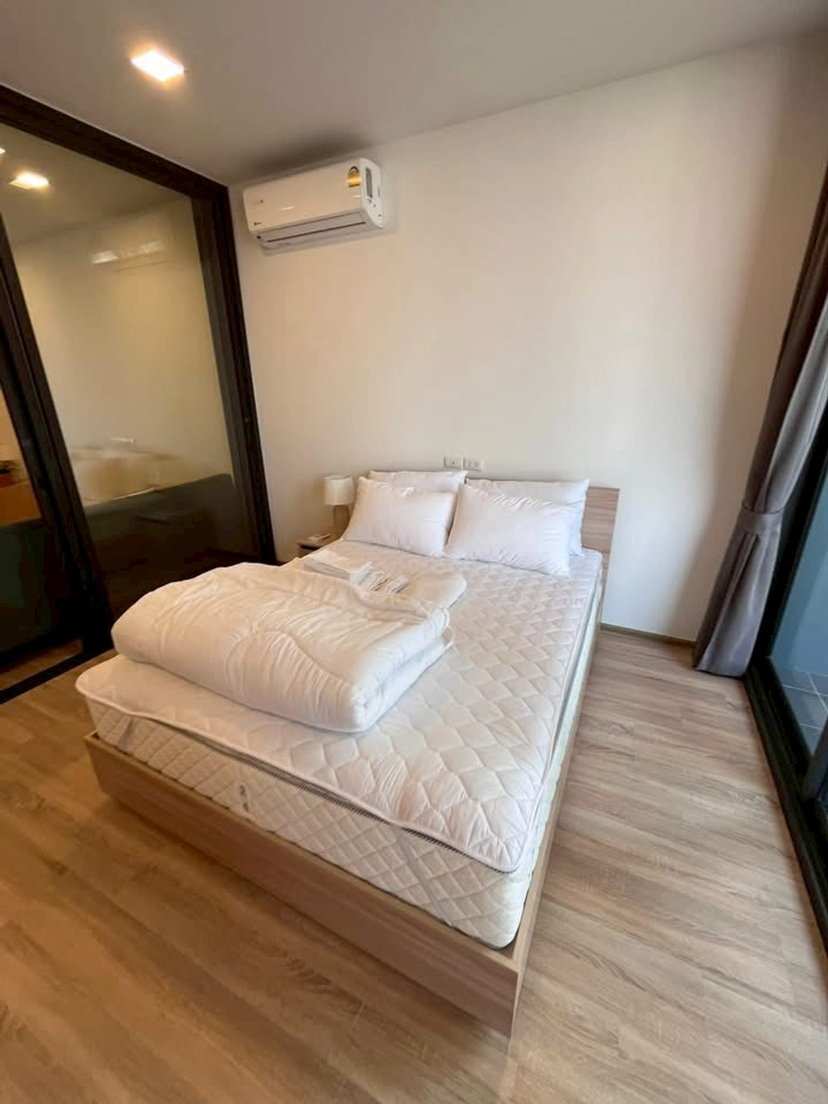 For RentCondoRatchathewi,Phayathai : ✅ Spacious 46 sq.m. Brand New Unit at XT Phayathai – Best Value Rental in the Building | Steps from BTS Phaya Thai ✅
