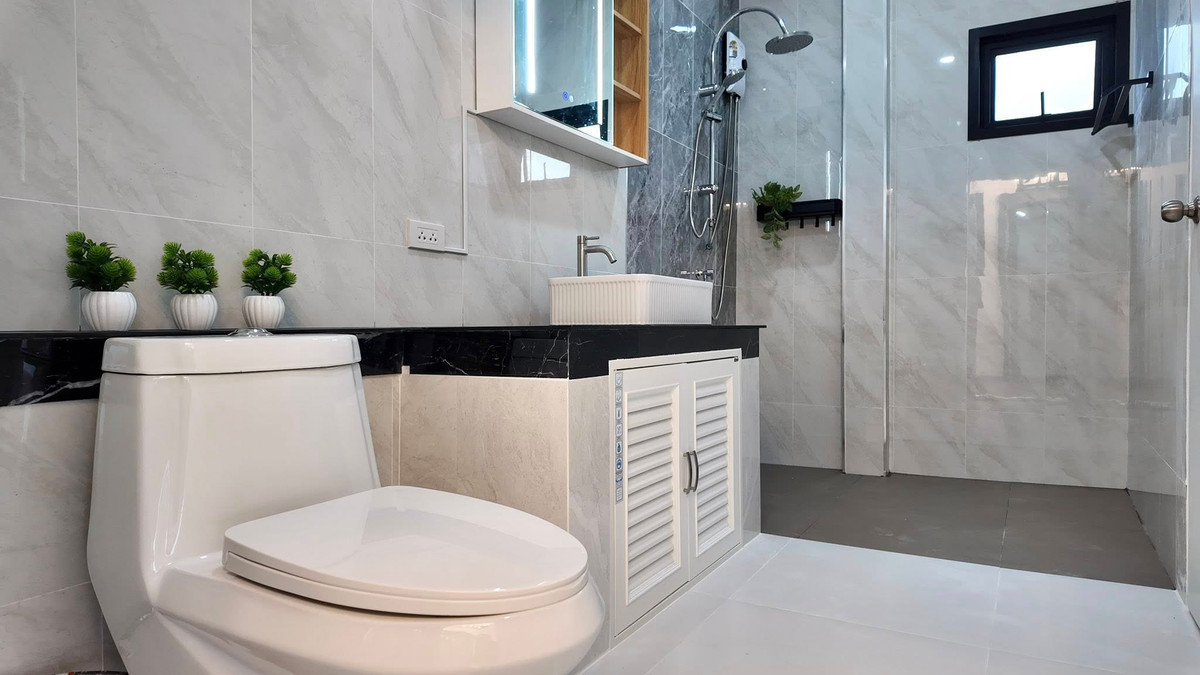 For SaleHousePattaya, Bangsaen, Chonburi : Detached House Phop Suk 2 / 3 Bedrooms (FOR SALE) BEWN087