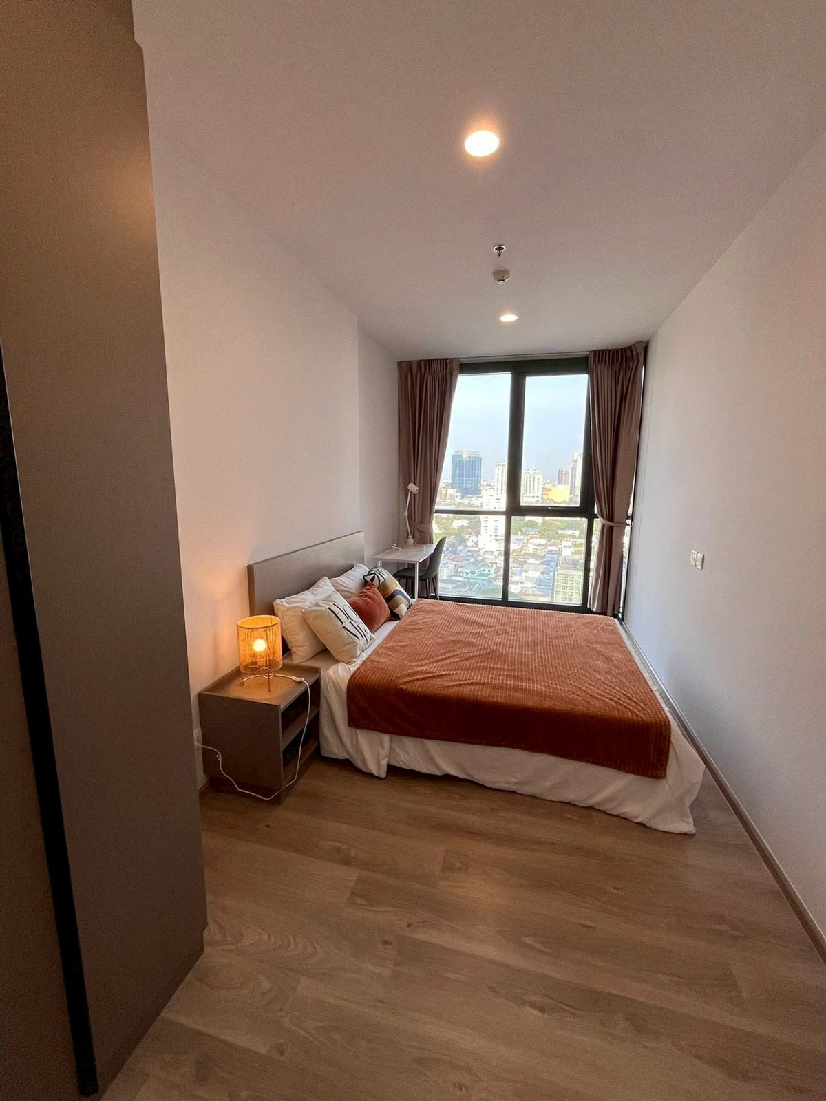 ให้เช่าคอนโดสุขุมวิท อโศก ทองหล่อ : แปลภาษา ค่าเช่าถูกที่สุดในตึก!🔥Oka Haus Sukhumvit 36 โอกะ เฮาส์ สุขุมวิท36 ชั้นสูง วิวเมือง มีอ่างอาบน้ำ เพียง 21,000 บาท