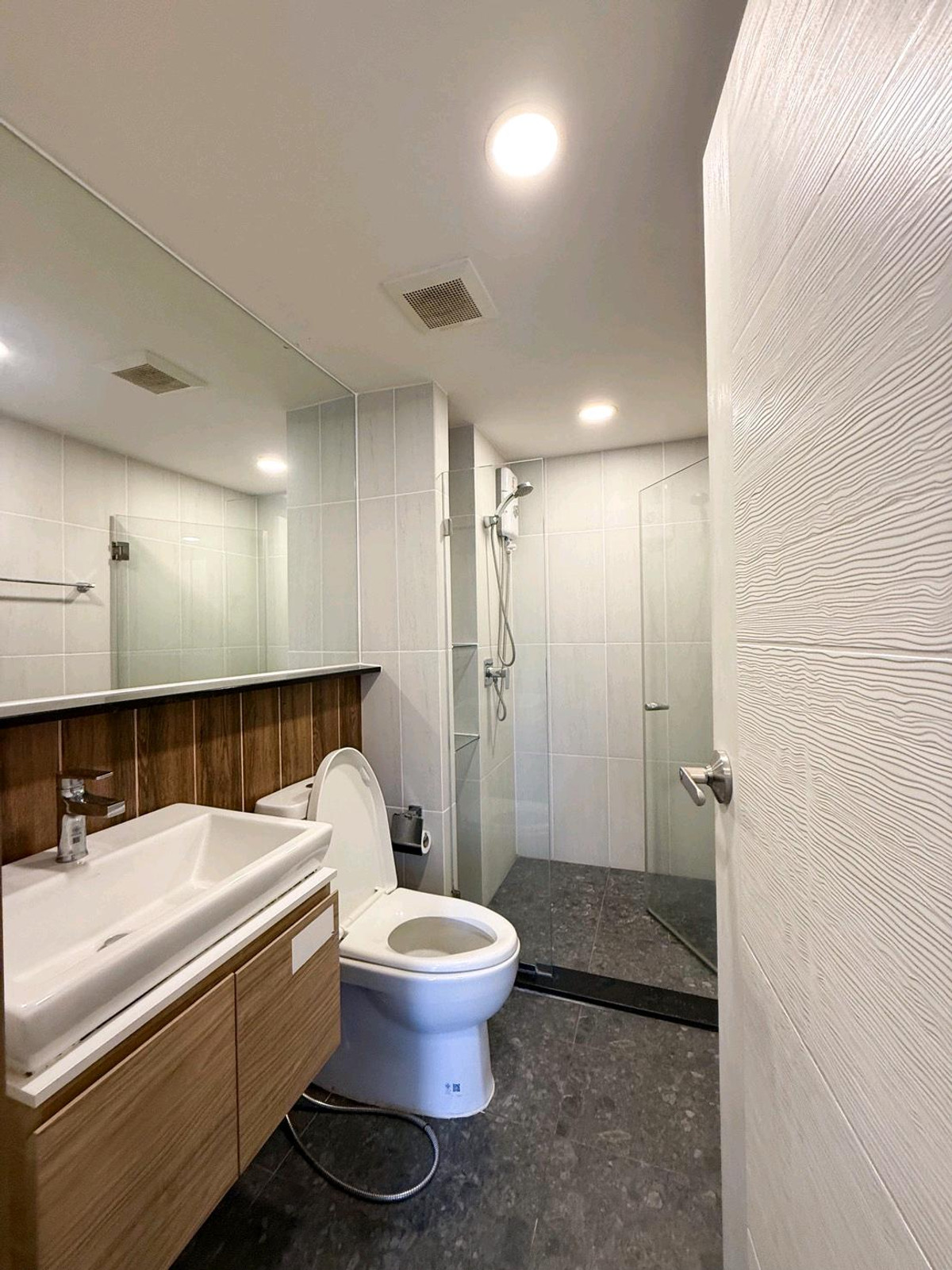 For RentCondoSamut Prakan,Samrong : Condo for rent: The Cube Loft Srinakarin - Theparak, beautiful room with electrical appliances, complete furniture.