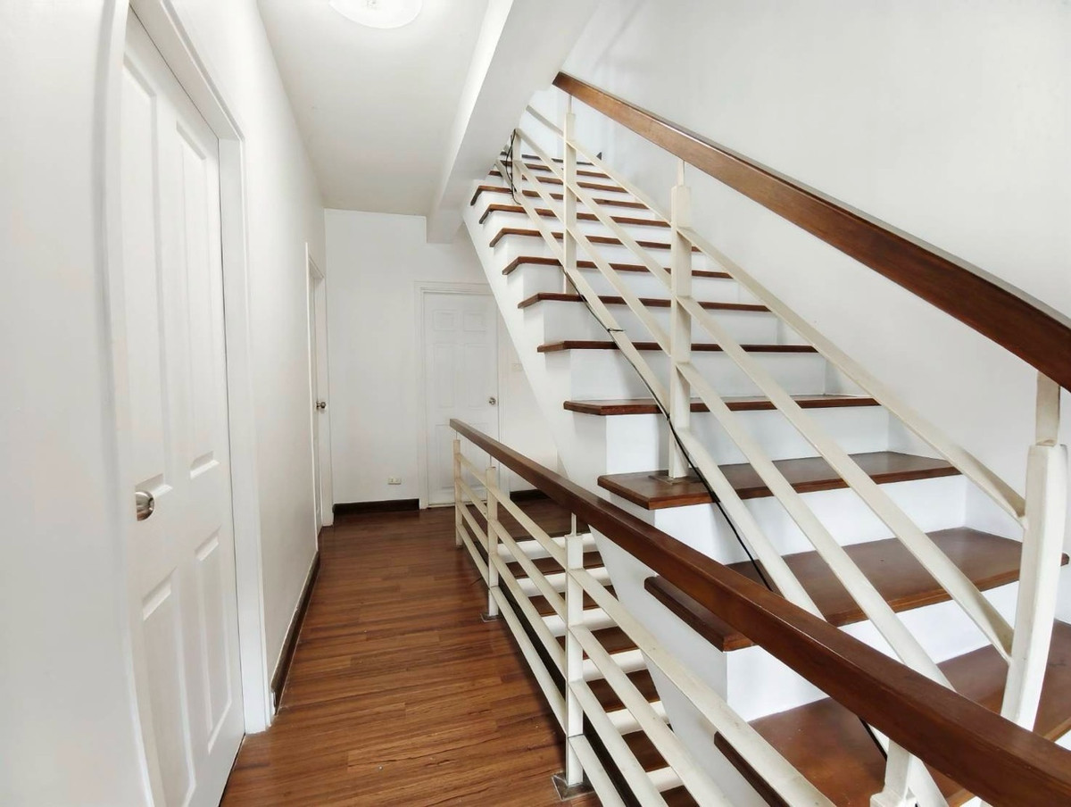 ให้เช่าทาวน์โฮมมีนบุรี-ร่มเกล้า : 🏡✨ ทาวน์โฮม 3 ชั้น ให้เช่า | โซนคลองสามวา ทำเลน่าอยู่ ✨🔑
💸 ราคาเช่า 16,000 บาท/เดือน
(สัญญาขั้นต่ำ 1 ปี)