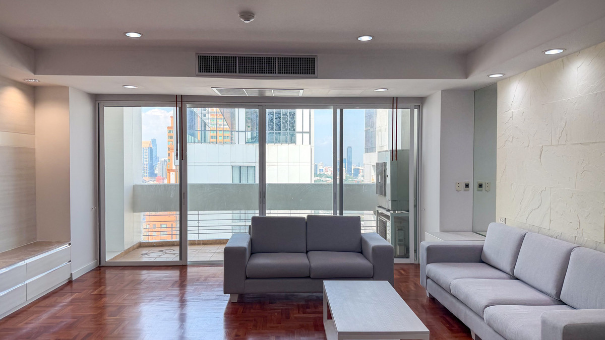 For RentSukhumvit, Asoke, Thonglor : 29th Floor 3-Bedroom 250 Sq.m. at The Grand Sethiwan Sukhumvit 24 Please call: 062-496-6454