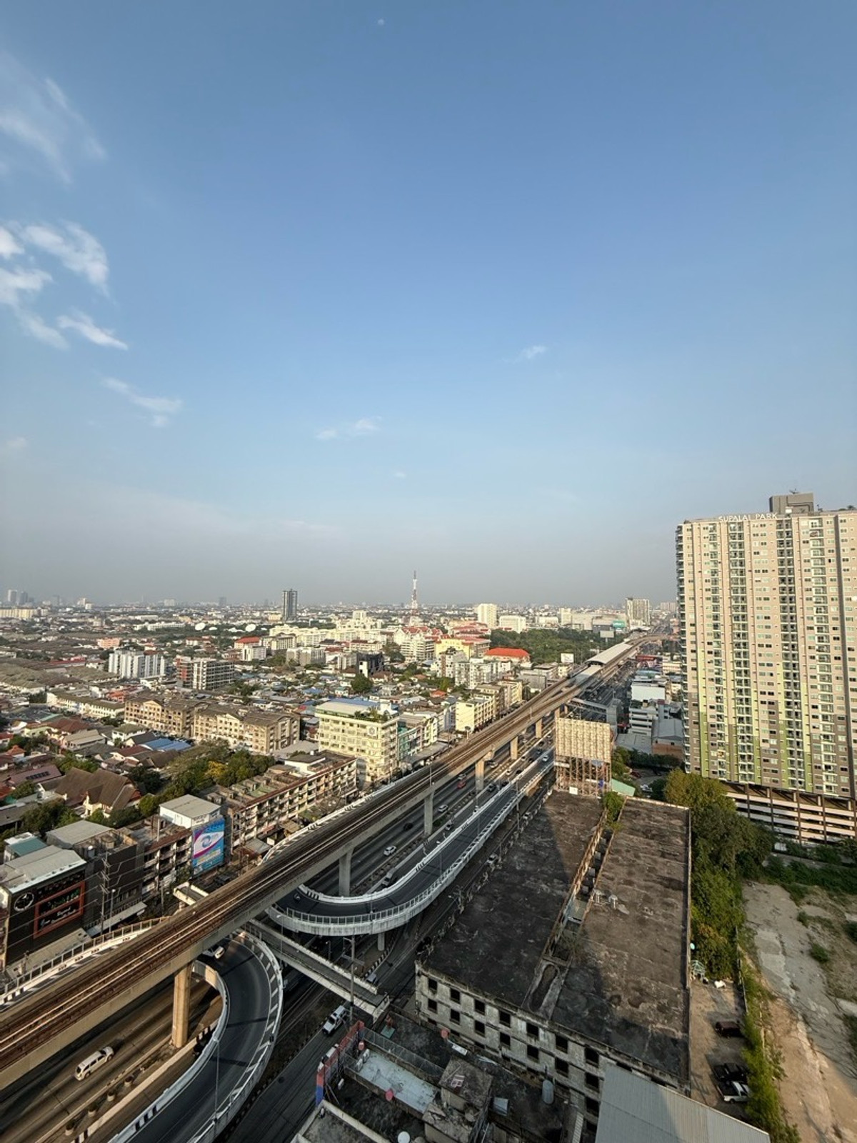 ขายคอนโดรัตนาธิเบศร์ สนามบินน้ำ พระนั่งเกล้า : 🔥Hot Deal ห้องวิวเมือง ใกล้รถไฟฟ้า ผ่อนต่ำ 6,500 บาท ฟรี! ค่าใช้จ่ายวันโอน* 