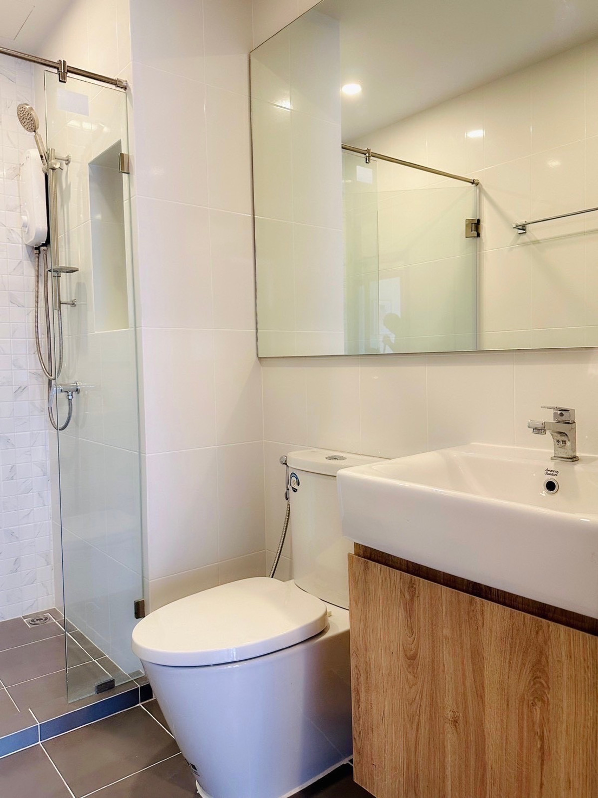 For RentCondoPinklao, Charansanitwong : ✅ Fully furnished – ready to move in ✅ Chewathai Pinklao Near MRT Bang Yi Khan