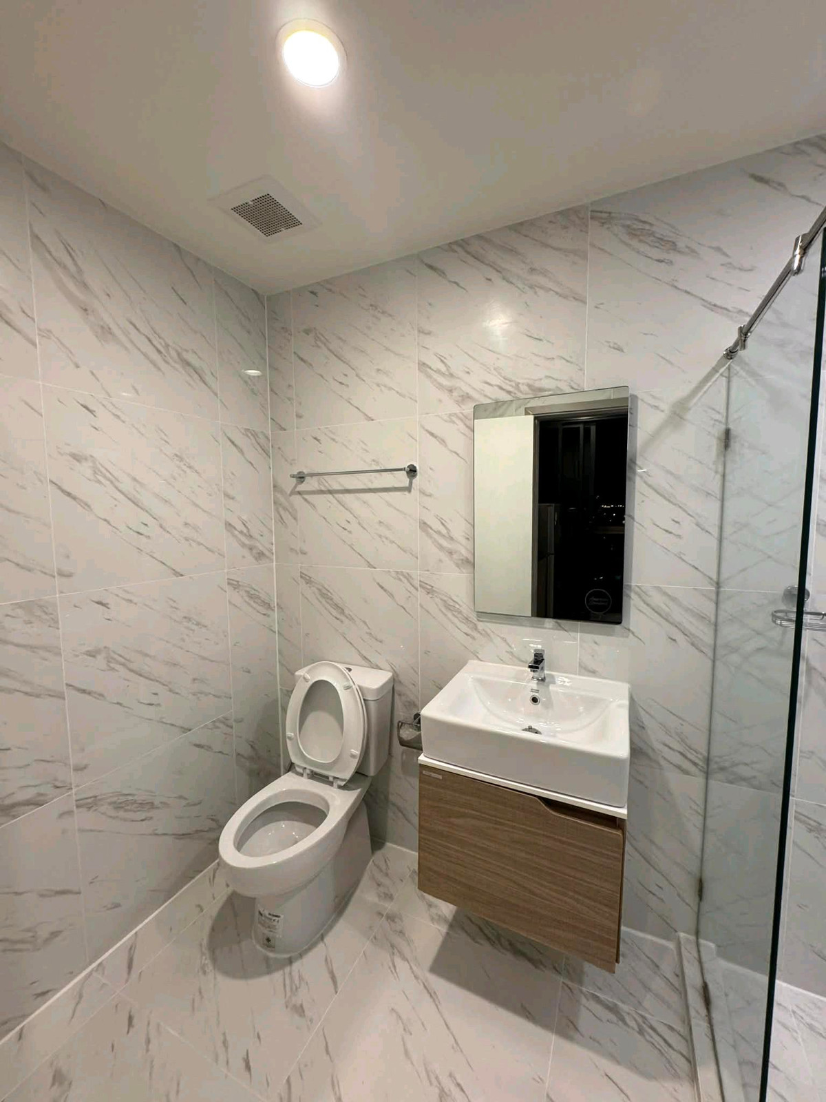 ให้เช่าคอนโดบางนา แบริ่ง ลาซาล : ให้เช่า Ideo mobi Suhumvit Eastpoint ใกล้ BTS บางนาเพียง 250 ม. ห้องใหม่ 