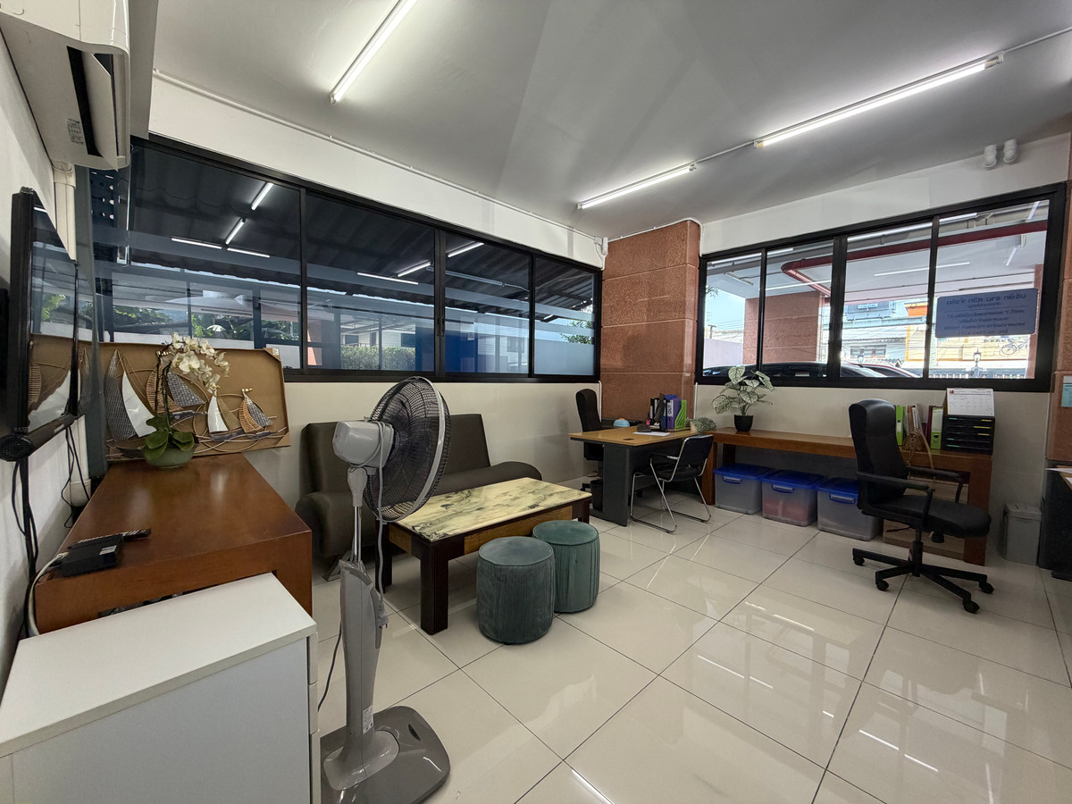 ขายกิจการโรงแรม & กิจการอพาร์ตเมนต์เกษตรศาสตร์ รัชโยธิน : ขายอพาร์ทเมนท์ ลาดพร้าววังหิน ใกล้ BTS ภาวนา 8 ชั้น 60 ห้อง ราคา 80 ล้านบาท