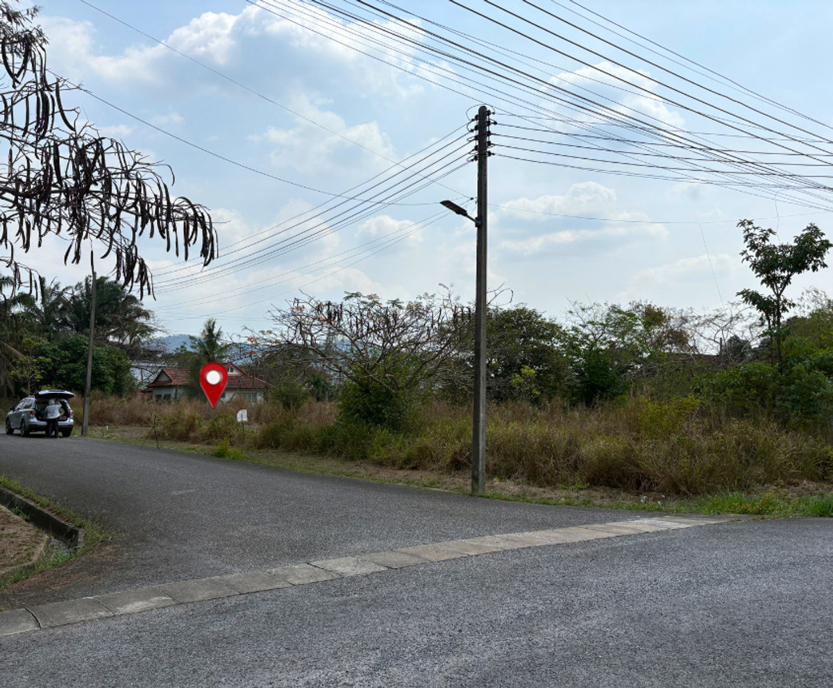 ขายที่ดินพัทยา บางแสน ชลบุรี สัตหีบ : ขายที่ดินจัดสรรโครงการบ้านเนินน้ำ  ขนาด 81 ตร.ว หน้ากว้าง 15 ม. ลึก 22 ม.วิวอ่างเก็บน้ำ วิวภูเขา มีความเป็นส่วนตัวสูง ใกล้ชิดธรรมชาติ พื้นที่ตะเคียนเตี้ย บางละ,6'