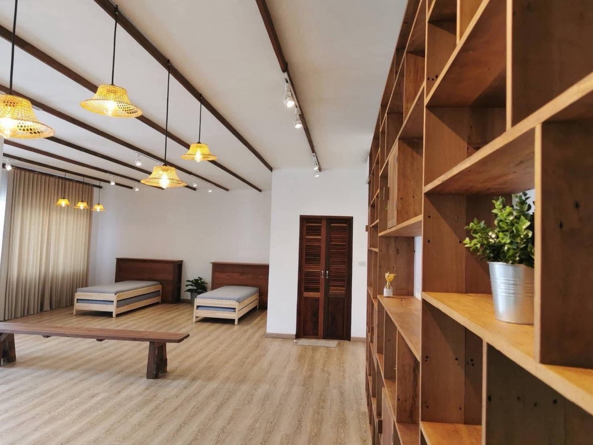 ขายบ้านปากช่อง เขาใหญ่ : ขายพูลวิลล่าเขาใหญ่ หมูสี วิวภูเขา บนที่ดิน 1,942 ตร.ว มี 2 หลัง พร้อมสิ่งปลูกสร้าง เหมาะอยู่อาศัยหรือทำธุรกิจ
