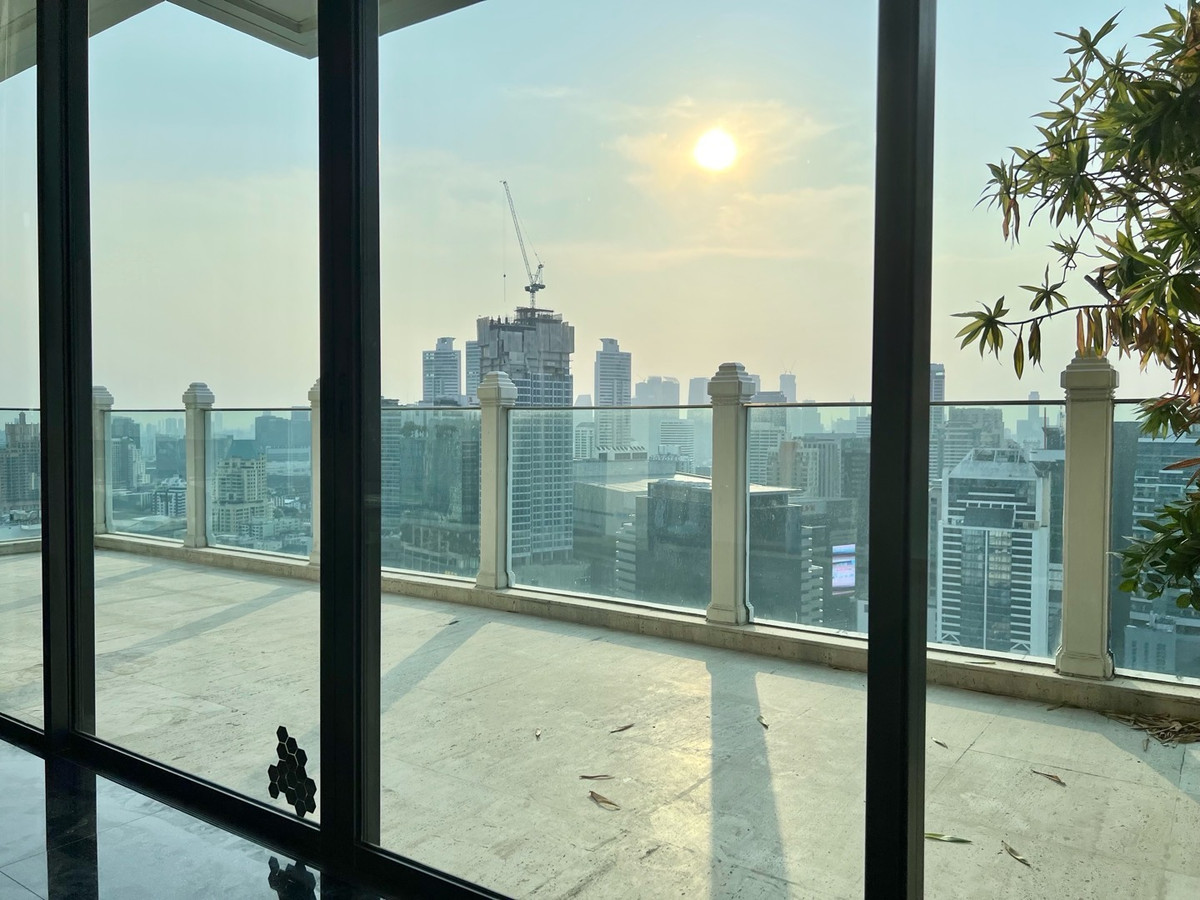 ขายคอนโดสุขุมวิท อโศก ทองหล่อ : 🌟 Le Raffine Sukhumvit 39 🌟
Ultra Luxury Condo with Private Pool Duplex 3bed4bath 405sqm 85MB
