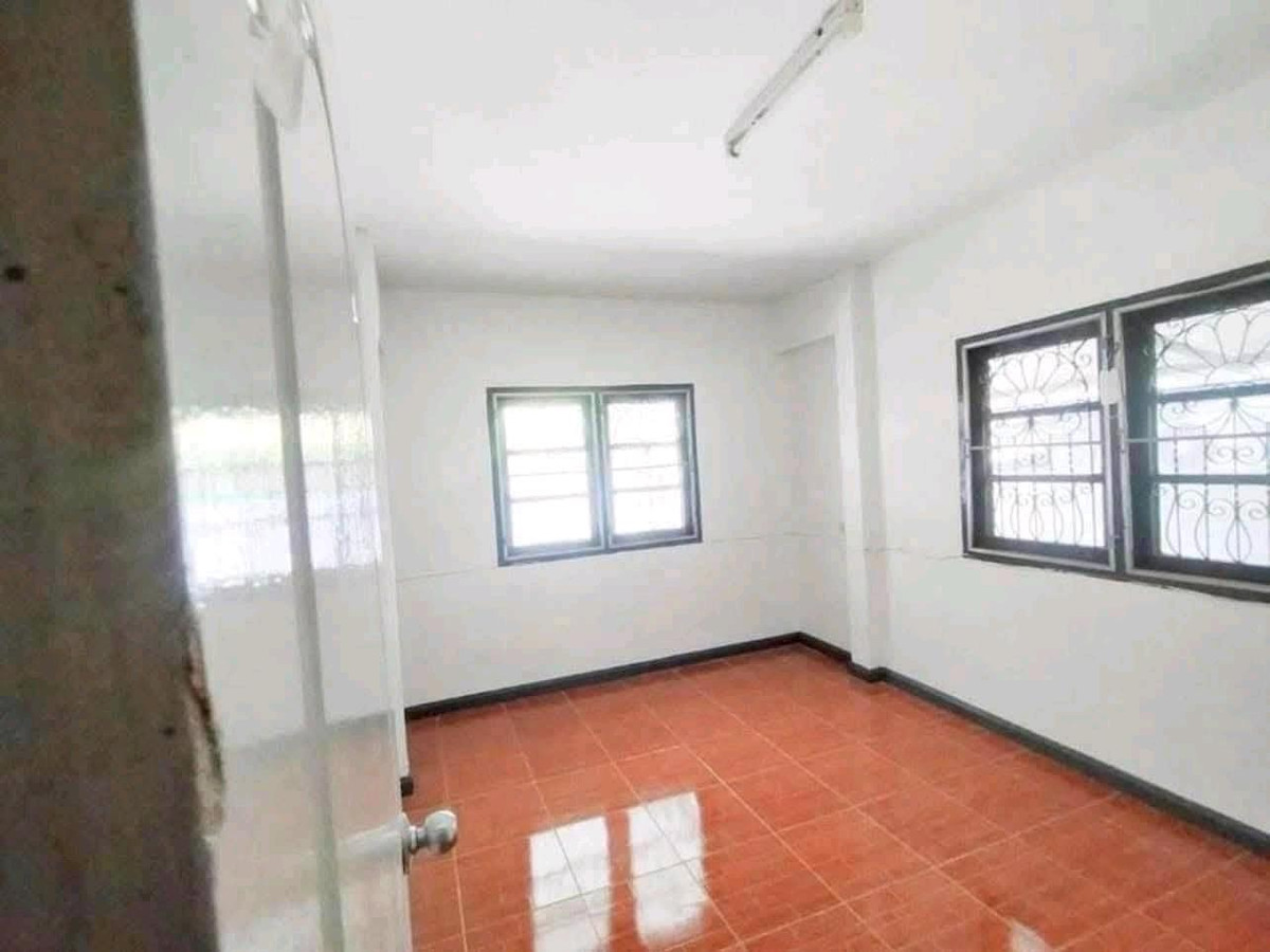 ให้เช่าบ้านพระราม 5 ราชพฤกษ์ บางกรวย : โครงการติดถนนบางกรวย–ไทรน้อย
บ้านชั้นเดียว หมู่บ้านบัวทองเคหะ