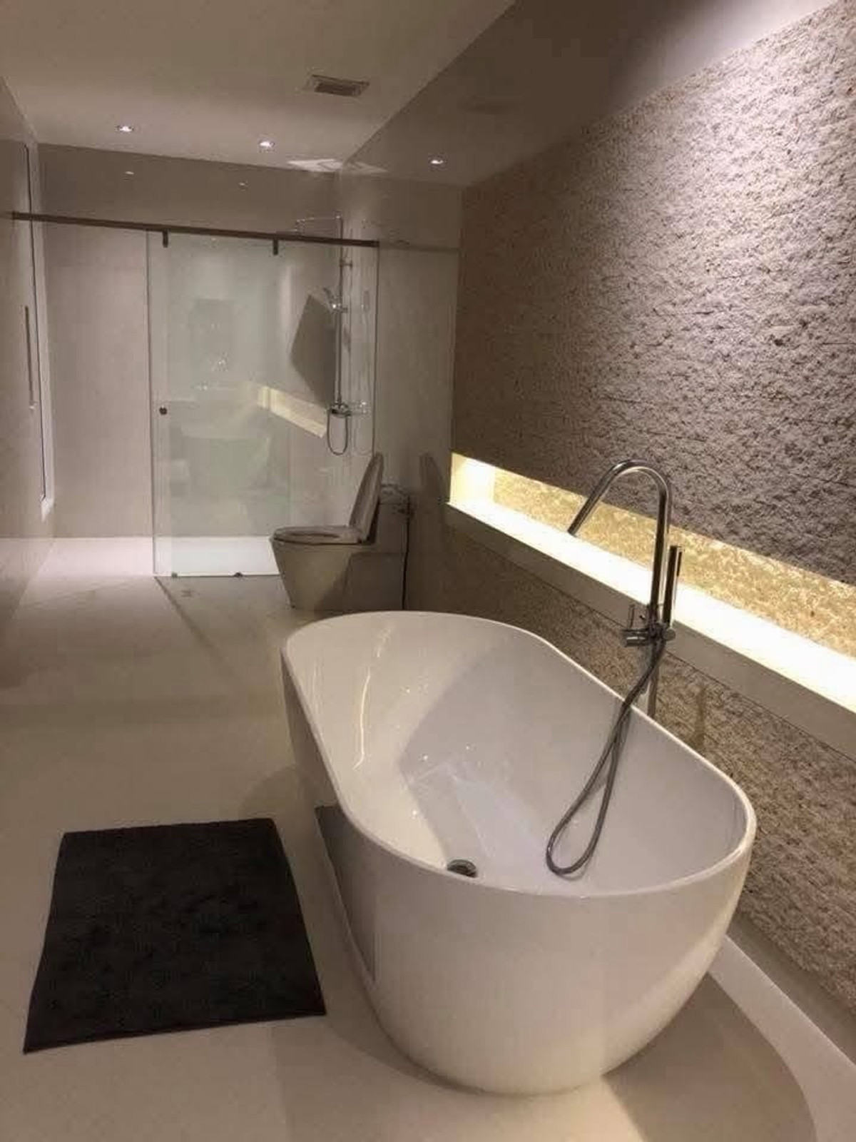 ขายบ้านปากช่อง เขาใหญ่ : ขายพูลวิลล่าเขาใหญ่ หมูสี วิวภูเขา บนที่ดิน 1,942 ตร.ว มี 2 หลัง พร้อมสิ่งปลูกสร้าง เหมาะอยู่อาศัยหรือทำธุรกิจ
