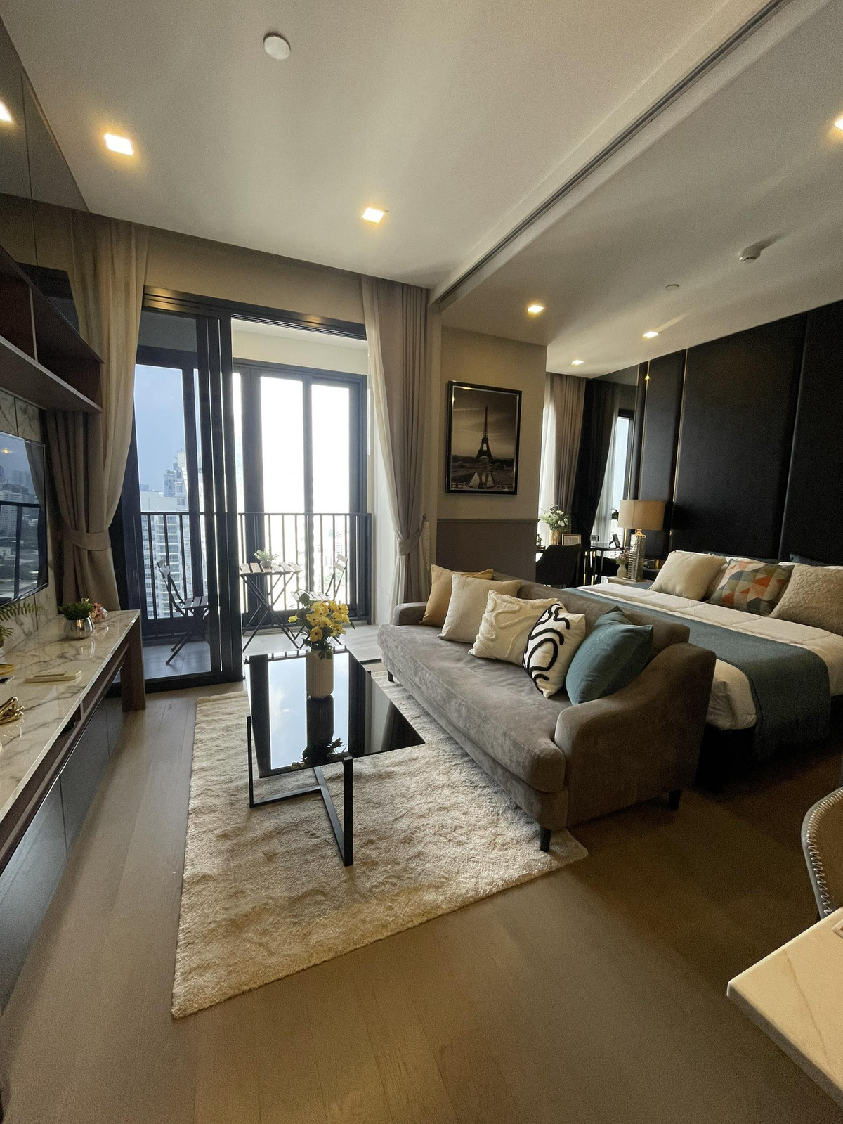 ให้เช่าคอนโดสุขุมวิท อโศก ทองหล่อ : ให้เช่า คอนโด Ashton Asoke ติดรถไฟฟ้า MRT สุขุมวิท และใกล้ BTS อโศก