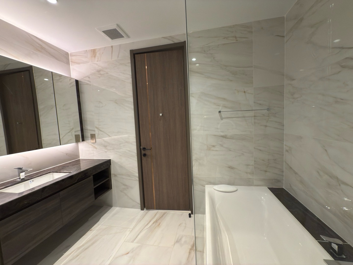 For RentCondoSathorn, Narathiwat : 2beds+Office room- Brand new - Lumpini Park just 10 min walk.