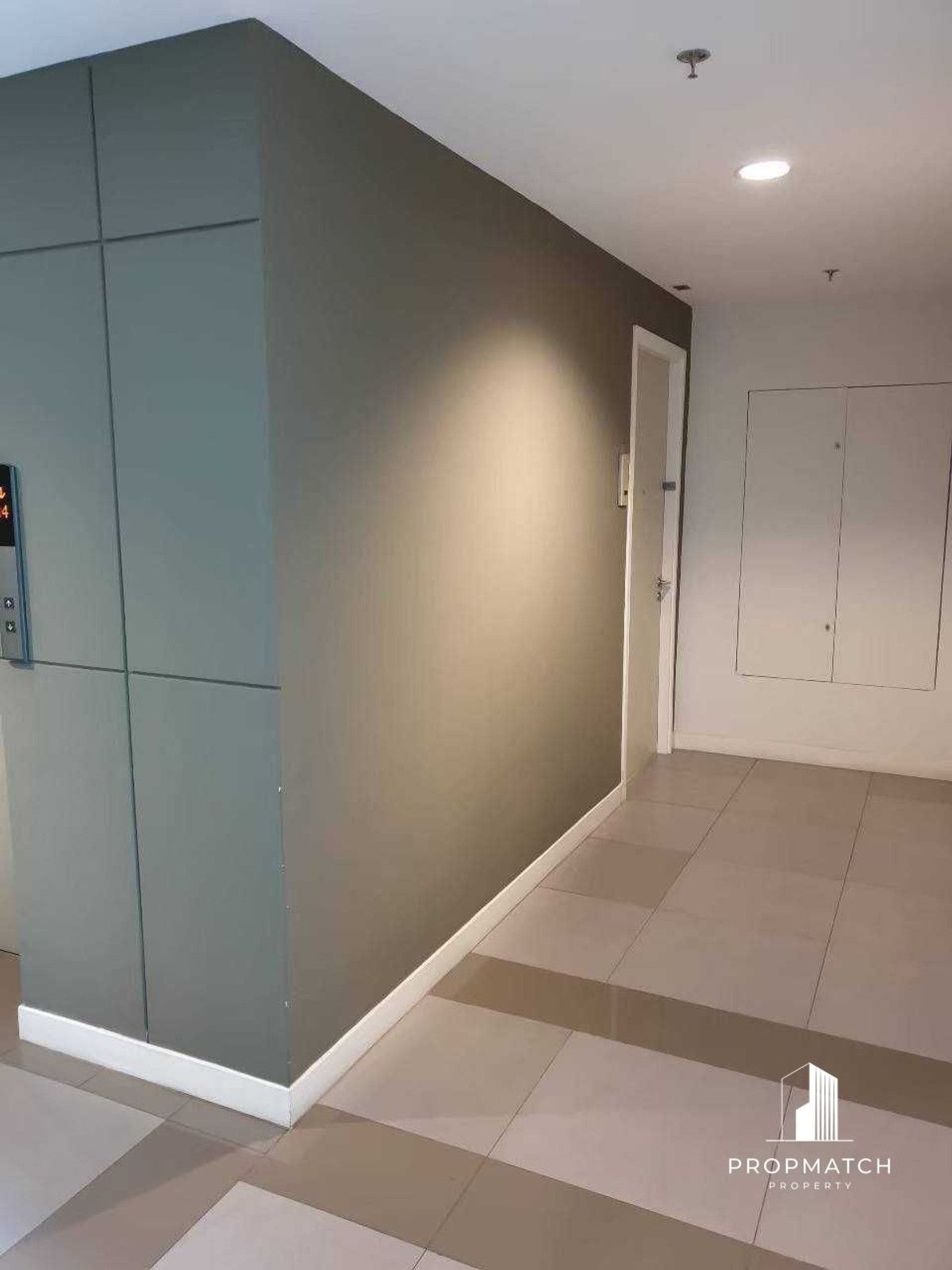 For SaleCondoSathorn, Narathiwat : ⚡️Centric Sathorn St. Louis, luxury condo in the heart of Sathorn⚡️40 Sq.m 🔥1 Bed 1 Bath🔥 5.15 Mb ⚡️Beautiful room, good price👑If interested, contact Putter 0928895628 Line: plustor_ss⚡️