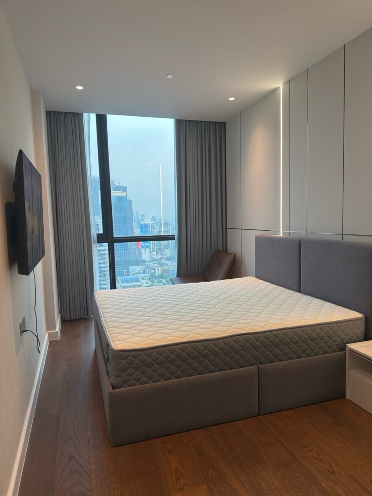 For RentCondoSathorn, Narathiwat : 2beds+Office room- Brand new - Lumpini Park just 10 min walk.