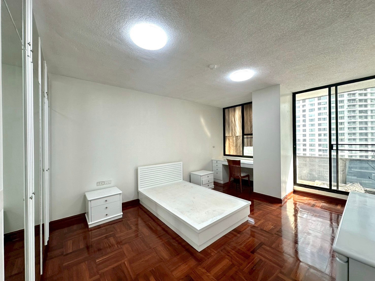 ให้เช่าคอนโดวิทยุ ชิดลม หลังสวน : ให้เช่าคอนโดเลี้ยงสัตว์ได้ 😼🐶ย่านหลังสวน 3ห้องนอน ขนาด 250ตรม. เฟอร์นิเจอร์ครบ ใกล้BTS ชิดลม, Central Chidlom, Central Embassy, centralwOrld พร้อมอยู่