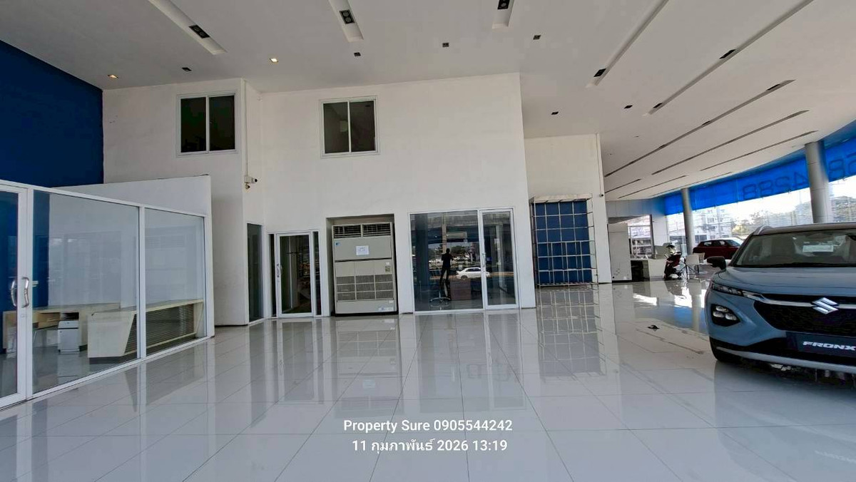 ให้เช่าโชว์รูมปทุมธานี รังสิต ธรรมศาสตร์ : Showroom For rent & Ready to move in ให้เช่าโชว์รูมรถยนต์พร้อมศูนย์บริการขนาดใหญ่ บนเนื้อที่ 2 ไร่   มุมโค้งพาโนราม่าบนทำเลที่ดีที่สุดใจกลางเมืองปทุมธานี โชว์รูมพร้อมดำเนินการได้ทันที มีห้องพ่นสีและซ่อมตัวถัง ศูนย์บริการขนาดใหญ่