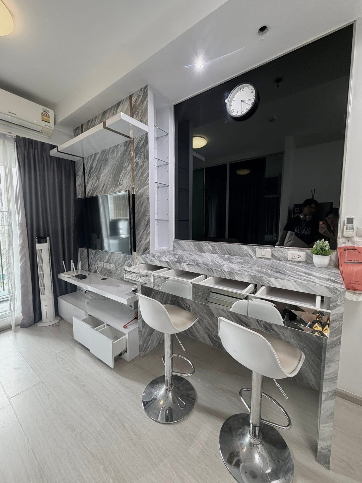 For RentCondoRatchadapisek, Huaikwang, Suttisan : For rent 📍 Chapter One Eco Ratchada - Huai Khwang 📍 Fully furnished with appliances. Near MRT Huai Khwang.