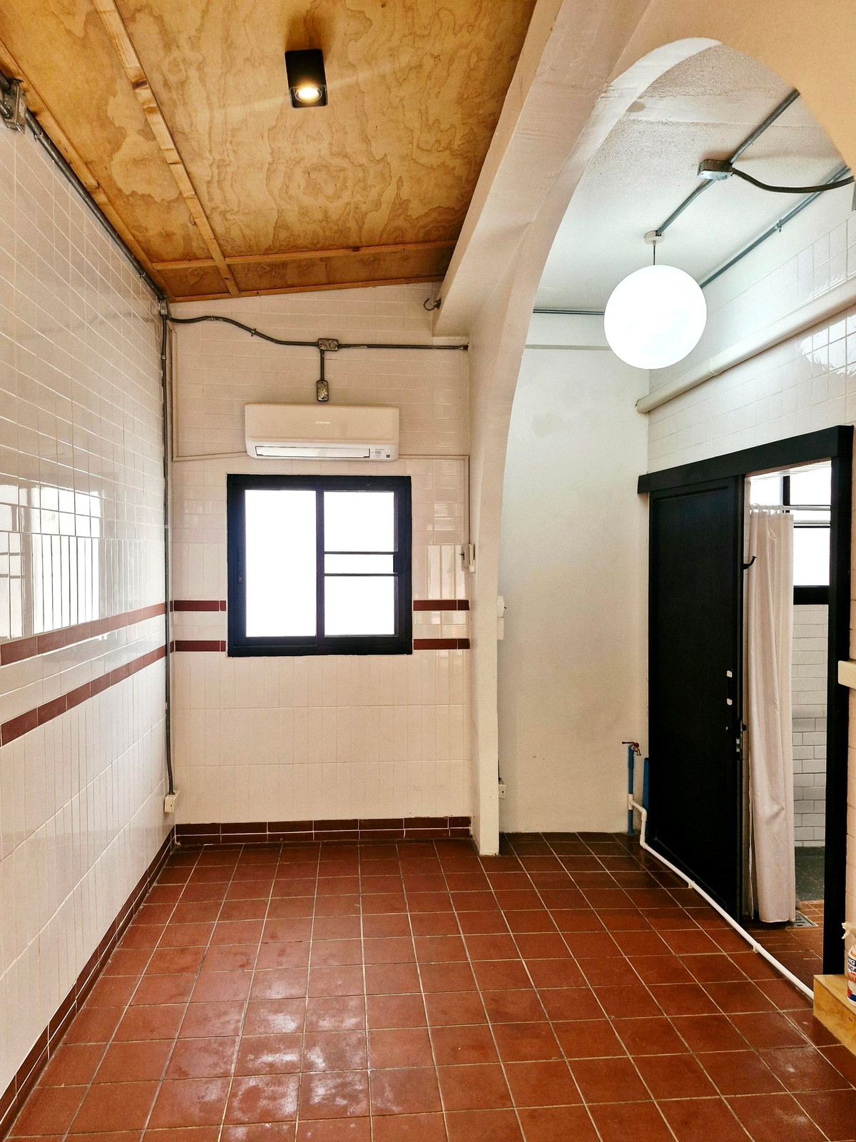 ให้เช่าทาวน์โฮมสุขุมวิท อโศก ทองหล่อ : (For Rent🔥) Commercial Townhome in Soi Ekkamai 12 | 250 SQM | Ideal for Home Office, Cafe, Spa, or Airbnb | Pet & Business Friendly 🐶🐱