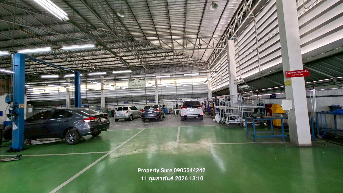 ให้เช่าโชว์รูมปทุมธานี รังสิต ธรรมศาสตร์ : Showroom For rent & Ready to move in ให้เช่าโชว์รูมรถยนต์พร้อมศูนย์บริการขนาดใหญ่ บนเนื้อที่ 2 ไร่   มุมโค้งพาโนราม่าบนทำเลที่ดีที่สุดใจกลางเมืองปทุมธานี โชว์รูมพร้อมดำเนินการได้ทันที มีห้องพ่นสีและซ่อมตัวถัง ศูนย์บริการขนาดใหญ่