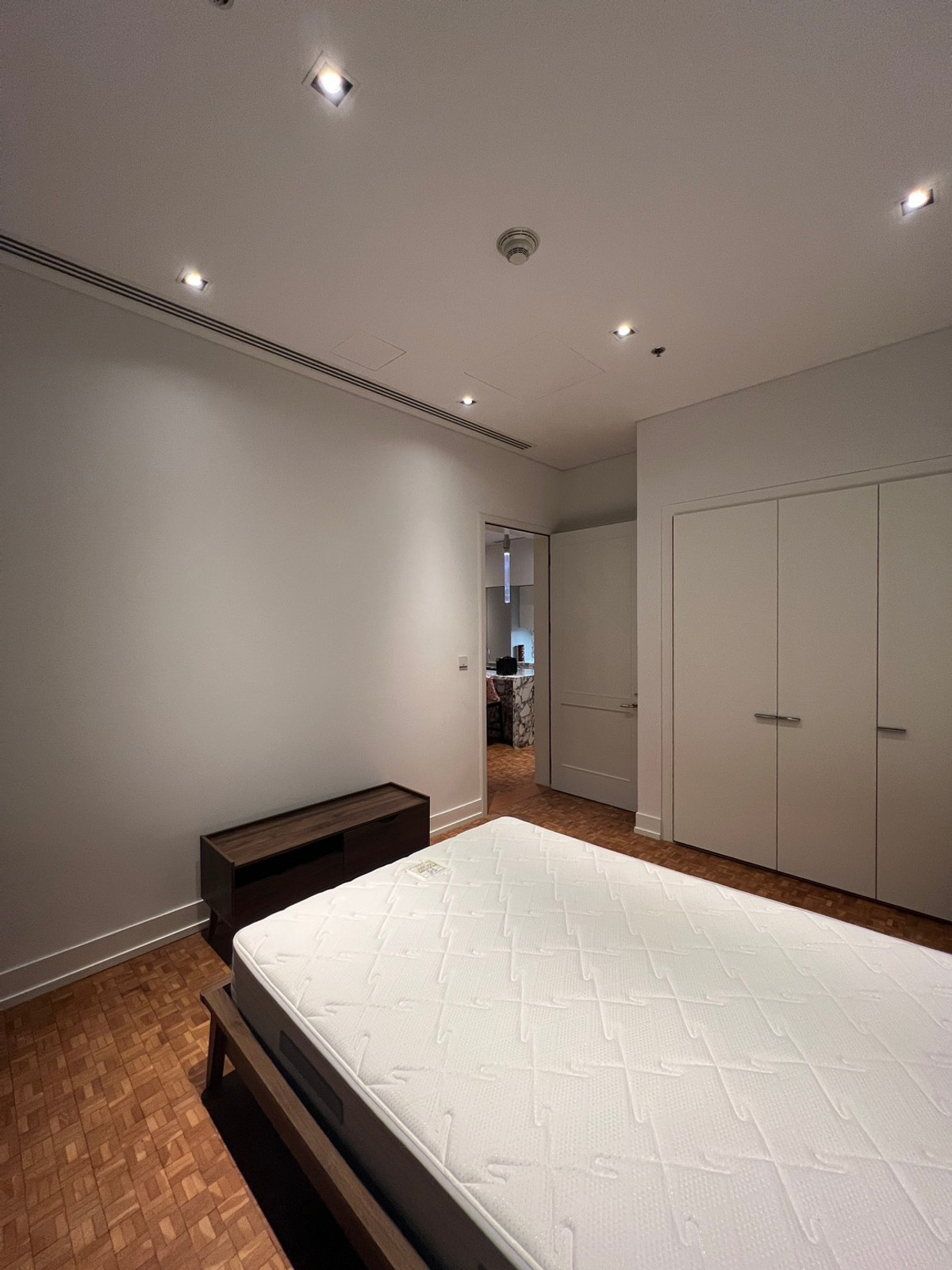 คอนโดสาทร นราธิวาส : 💎 คุ้มค่าที่สุดใน ริทซ์-คาร์ลตัน เรสซิเดนซ์ กรุงเทพฯ – ตอนนี้เลย 🔥 2 ห้องนอน ตกแต่งครบ | เช่า & ขาย | วันนี้ 26 ก.พ. เท่านั้น 🗝️🚀