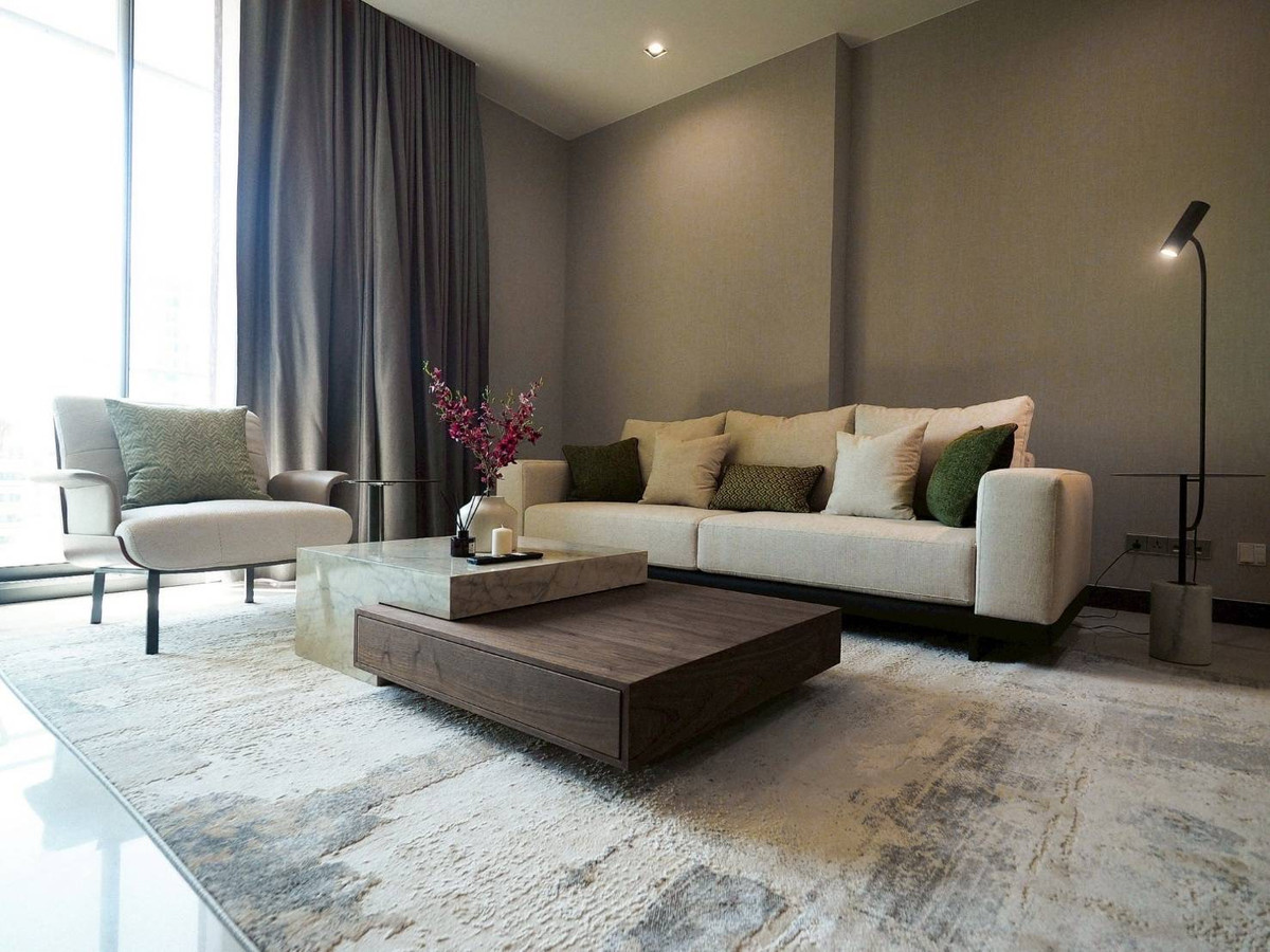 ให้เช่าคอนโดนานา : Renovated unit 3 beds 3 baths High floor