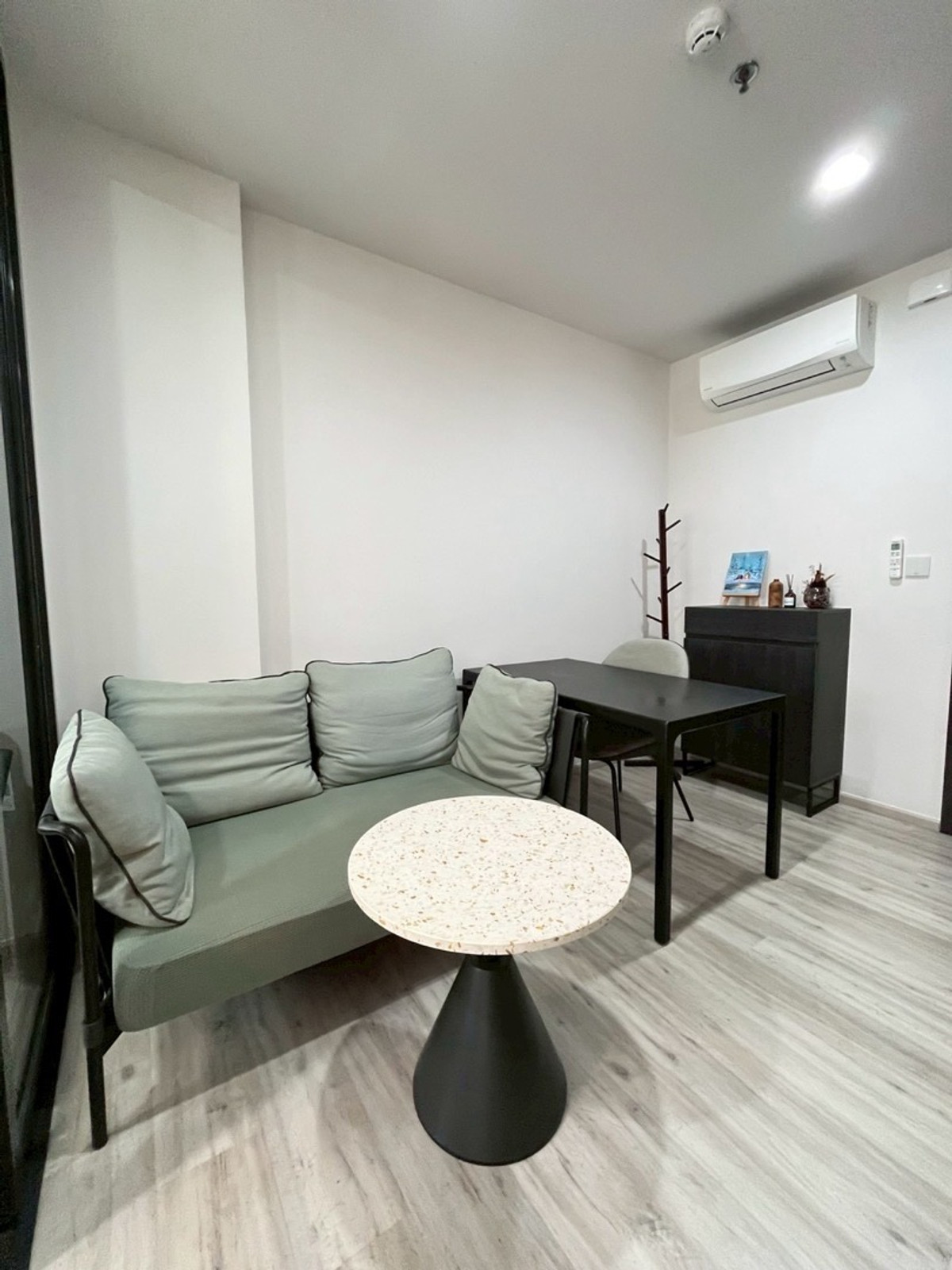 ให้เช่าคอนโดรัชดา ห้วยขวาง : ⭐️XT HUAYKWANG ⭐️For-Rent 
35sq.m 17K Pls call 084-9792464