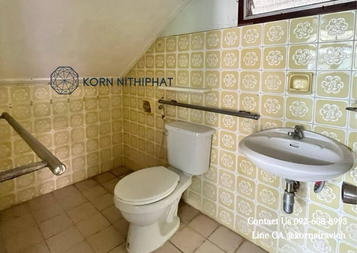 ให้เช่าร้านค้า/ตลาดนัดสุขุมวิท อโศก ทองหล่อ : สำหรับ เช่า บ้านเดี่ยว พร้อมพงษ์ สุขุมวิท เพื่อ ธุรกิจ มีที่จอดรถ | For Rent Stand Alone Single House Phrom Phong - Sukhumvit with Parking lots