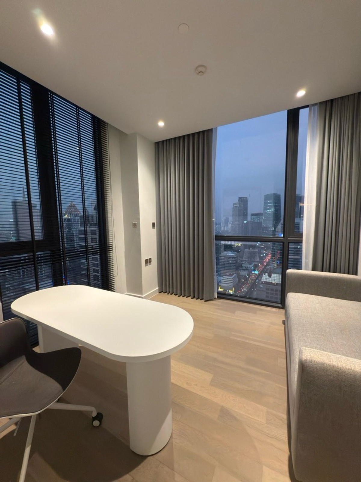 For RentCondoSathorn, Narathiwat : 2beds+Office room- Brand new - Lumpini Park just 10 min walk.