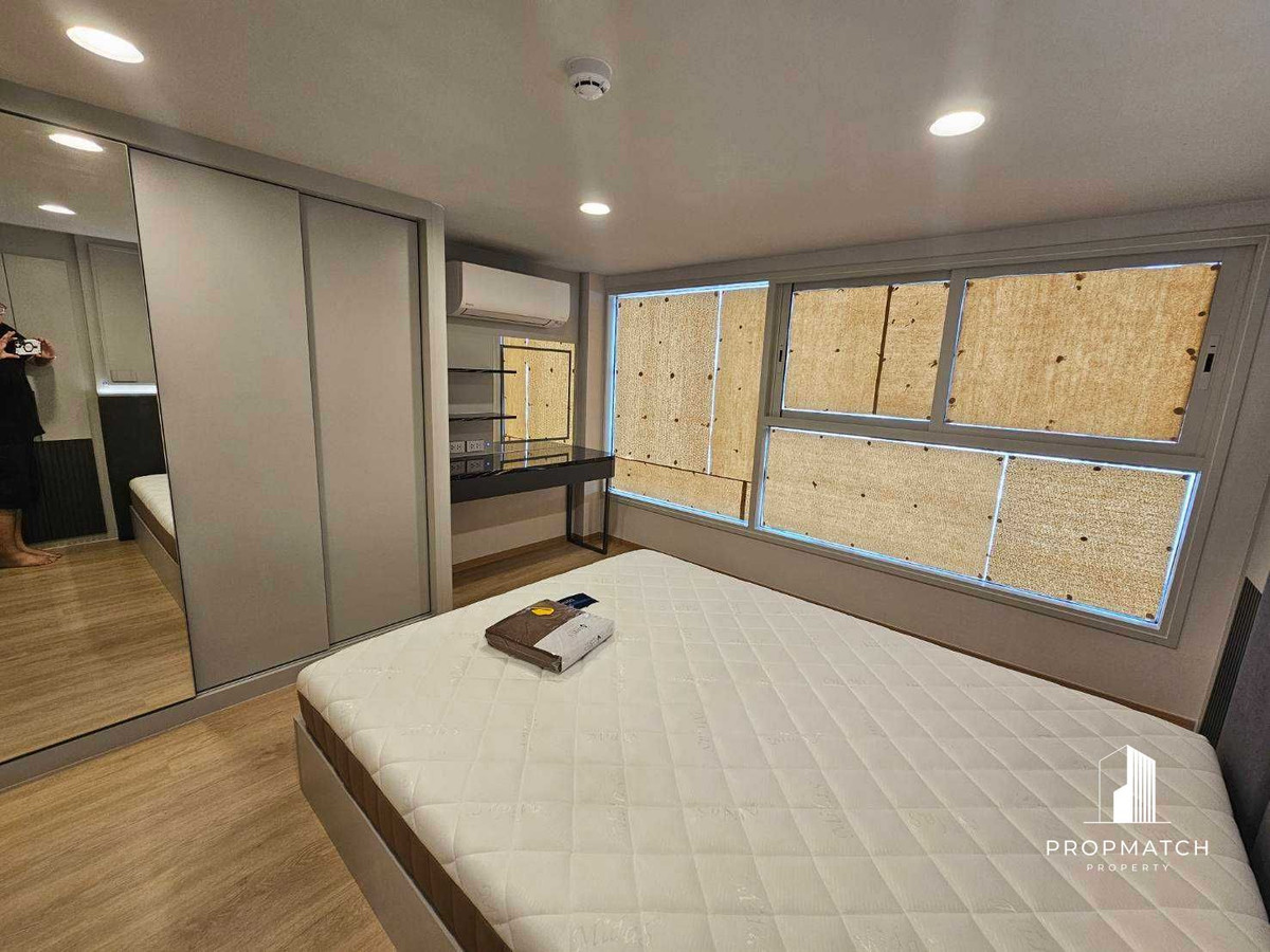 For RentCondoSiam Paragon ,Chulalongkorn,Samyan : New building, brand new room, CULTURE Chula, Duplex type, 2 bedrooms, 1 bathroom, rent only 60,000, large room 58 sqm. If interested, make an appointment to view at 064-6696546 Minnie, this number can be reached via Line.