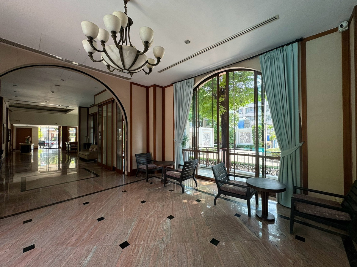 For RentHouseSukhumvit, Asoke, Thonglor : Corner detached house In the luxury project Ekkamai - Phra Khanong ** NO CO-AGENT **